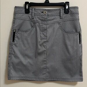 NVO By Lanctot Chic Black Gray Pattern Skort Skirt Pockets Zippers Golf size 2